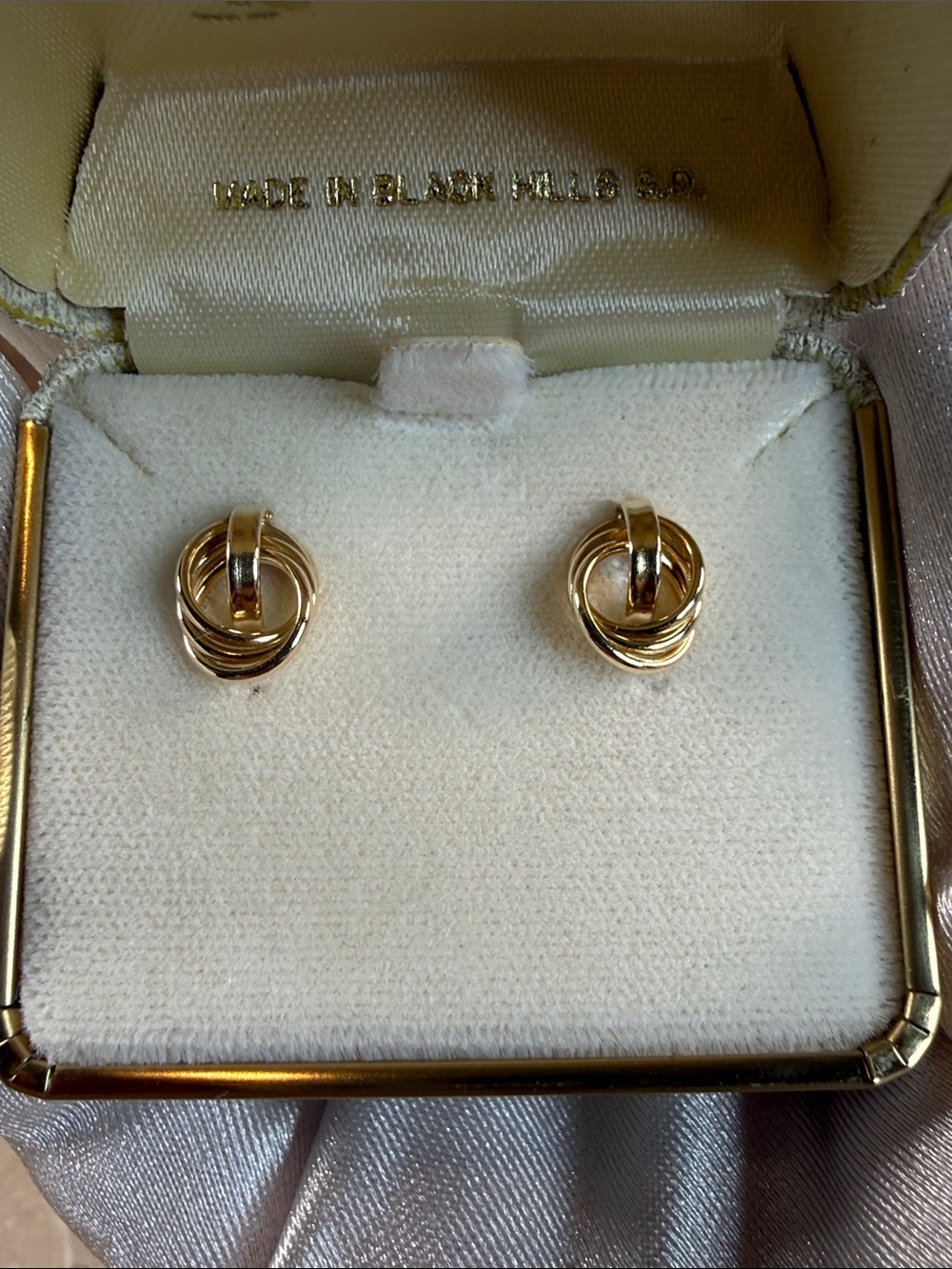 14K Gold Knot Stud Earrings With 14K Backs